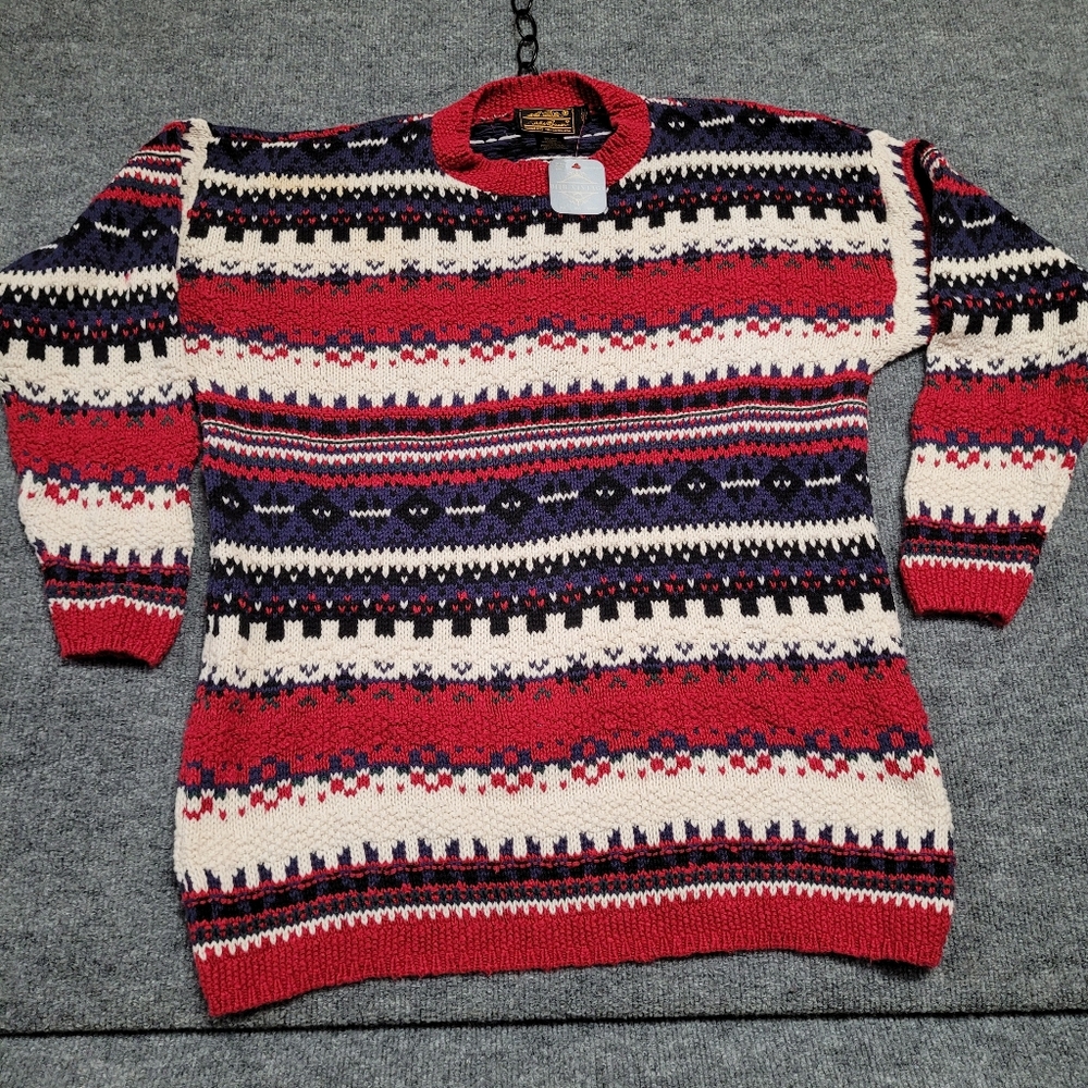 Eddie Bauer Women's Red and Cream Patterned Knit Vintage Sweater